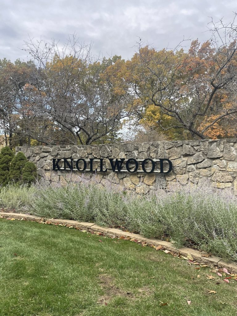 Golf Course Lifestyle Proximity to Knollwood Country Club enhances lifestyle appeal. Established Homes and Lots Larger homes with mature trees and traditional designs. Strong Neighborhood Identity Long-term ownership contributes to stability. Consistent Buyer Demand Prestige neighborhoods maintain value over time.